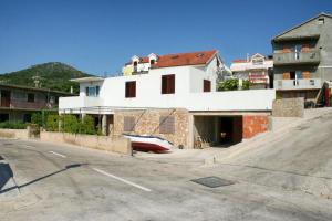 Apartments with a parking space Hvar 4635