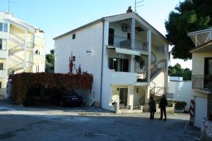 Apartments by the sea Podgora, Makarska - 4782