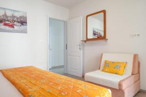 Apartments by the sea Podgora, Makarska - 4782