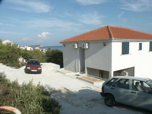 Apartments by the sea Milna, Vis - 3036