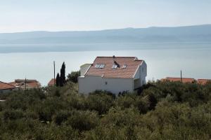 Apartments with a parking space Duce, Omis - 2778