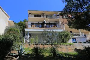 Apartments by the sea Brela, Makarska - 2718 