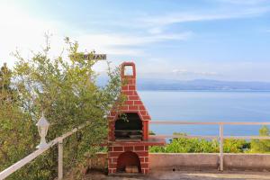 Apartments by the sea Balica Rat, Omis - 2753