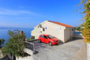 Apartments by the sea Balica Rat, Omis - 2753