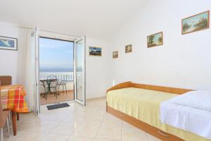 Apartments by the sea Balica Rat, Omis - 2753