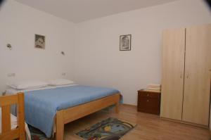 One-Bedroom Apartment with Terrace and Sea View room in Apartments by the sea Pisak Omis - 2750