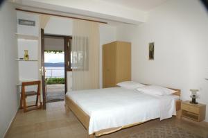 Studio with Terrace and Sea View room in Apartments by the sea Pisak Omis - 2750