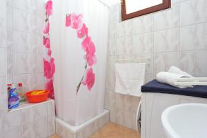 Apartments by the sea Lokva Rogoznica, Omis - 2762