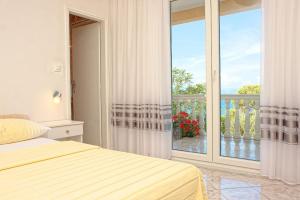 Apartment with Terrace and Sea View room in Apartments and rooms by the sea Zivogosce - Porat Makarska - 2733
