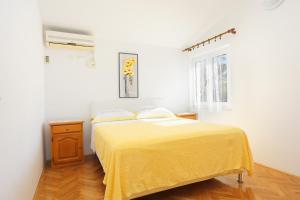 One-Bedroom Apartment with Terrace and Sea View room in Apartment Duce 2737b