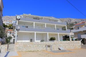 Apartments by the sea Stanici, Omis - 2764