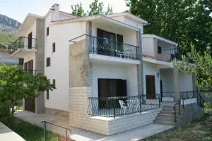 Apartments and rooms by the sea Duce, Omis - 2746 - Duće