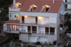Apartments by the sea Tucepi, Makarska - 2721 