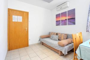 Apartments by the sea Tucepi, Makarska - 2721