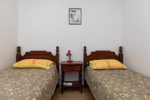 Apartments with parking space Mimice, Omis - 2805