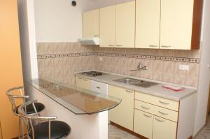 Apartments by the sea Milna, Hvar - 3074