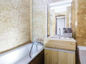 Appartements Appartement Saint-Lary-Soulan, 2 pieces, 6 personnes - FR-1-296-430 : photos des chambres