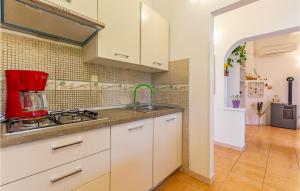 Nice apartment in Premantura with WiFi and 2 Bedrooms