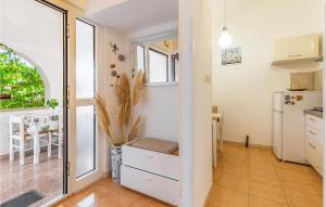 2 Bedroom Beautiful Apartment In Premantura