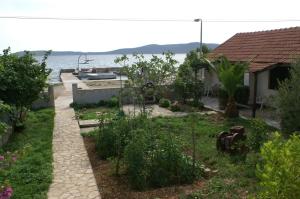 Apartments by the sea Brodarica, Sibenik - 3092 