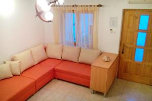 Two-Bedroom Apartment with Terrace room in Apartments with a parking space Bol Brac - 4658
