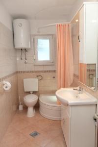 Apartments by the sea Mastrinka, Ciovo - 4648