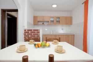 Apartments by the sea Mastrinka, Ciovo - 4648