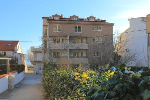 Apartments by the sea Duce, Omis - 4795 