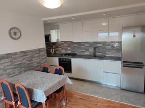 Apartments by the sea Podgora, Makarska - 2714