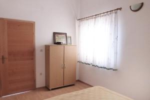Apartments by the sea Pisak, Omis - 2750