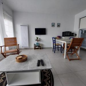 Appartements Studio proche plages / En couple ou avec enfants : photos des chambres