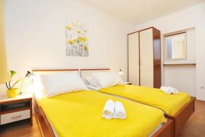 Apartments by the sea Stanici, Omis - 2764