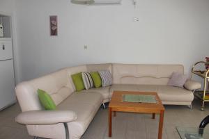 Apartments by the sea Mimice, Omis - 2774