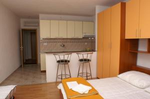 Apartments by the sea Milna, Hvar - 3074