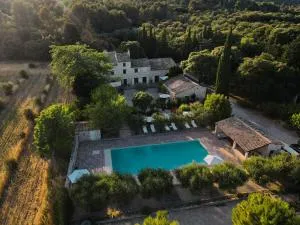 Maison d'Hôtes Les Caroubiers - Clansayes