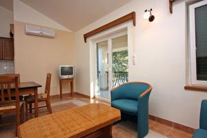 Apartments by the sea Rogoznica - 3094