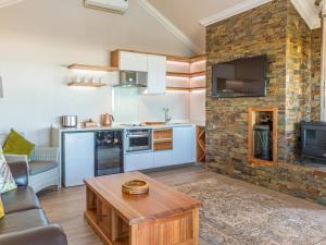 Luxury Studio - Panoramic Ocean Views - Fast Wifi