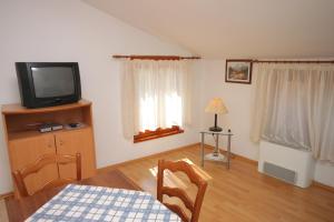 Apartments by the sea Novigrad - 3349