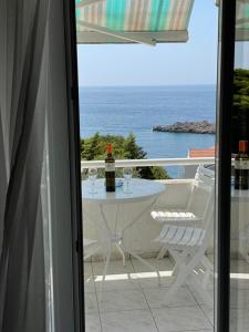 SEA VIEW APARTMENT