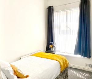 Cosy Cheerful 2 Bedrooms Near Piccadilly, Etihad Stadium Sleeps up to 5