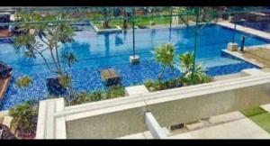 Horizon 101 A2 Shortwalk Robinson Mall Mango Square Bar