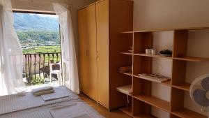 Apartments and rooms with parking space Jelsa, Hvar - 4640