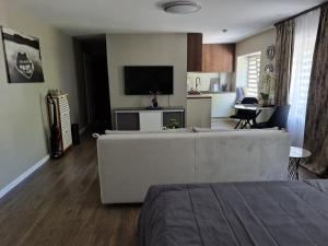 West coast apartments