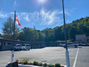 Silver Maple Motel