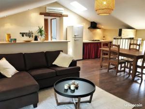 Appartements COEUR de GOUDARGUES! Gite 2 ou 3 pers , Exterieur, Clim : photos des chambres