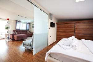 Apartments by the sea Petrcane, Zadar - 3275