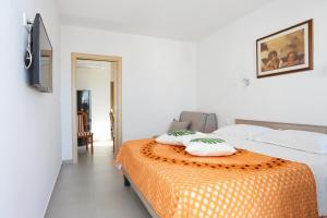 Apartments by the sea Duce, Omis - 2737