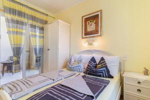 Apartments by the sea Barbat, Rab - 3203