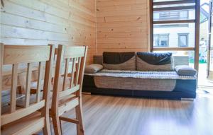 Cozy Home In Grzybowo With Kitchen