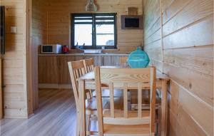 Cozy Home In Grzybowo With Kitchen